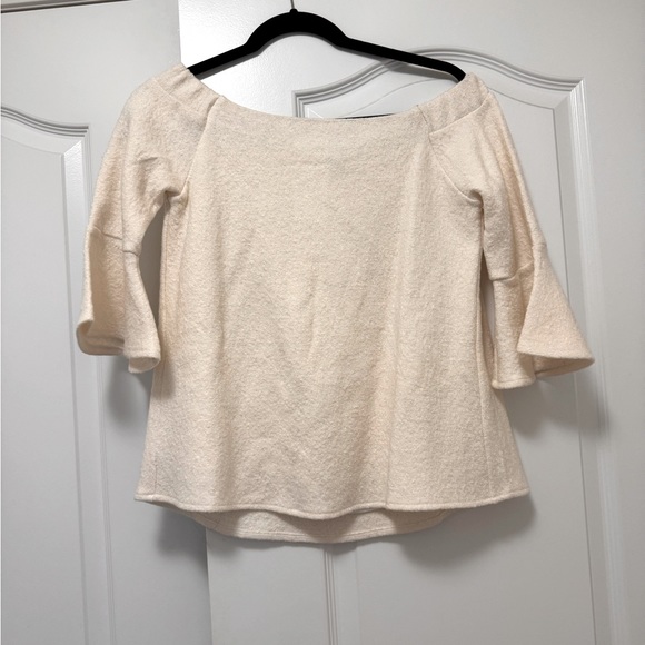 BNWT Banana Republic top with bell sleeves - Size XS - Picture 1 of 4
